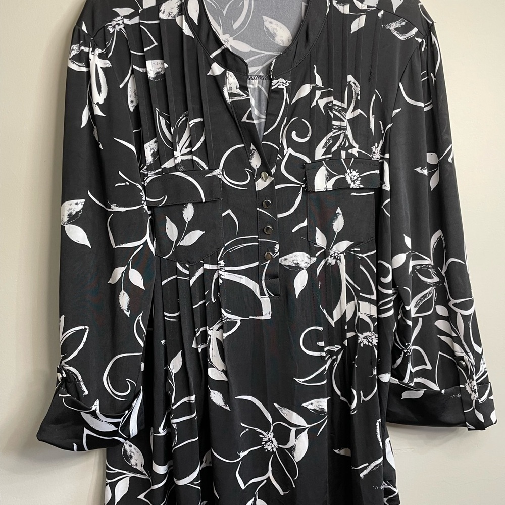 Cocomo Black and White Floral Women's Top